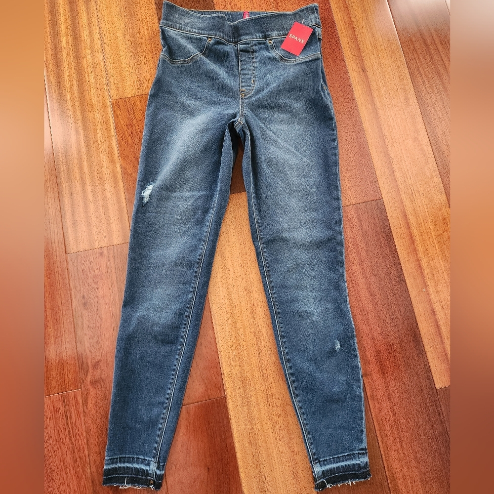 Spanx Women's Distressed Denim Legging ~Medium Wash ~SMALL **NEW - Picture 4 of 13